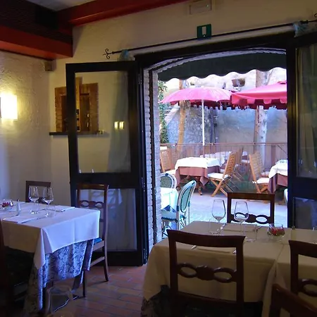 アパート Corneliani